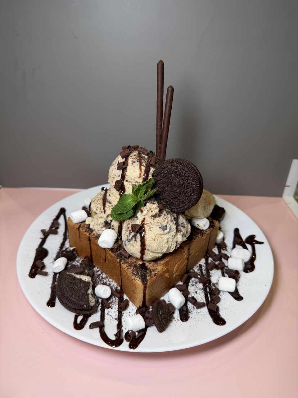 Cookies 'n' Creme at Toasted Cafe in Montrose — Petite $16.